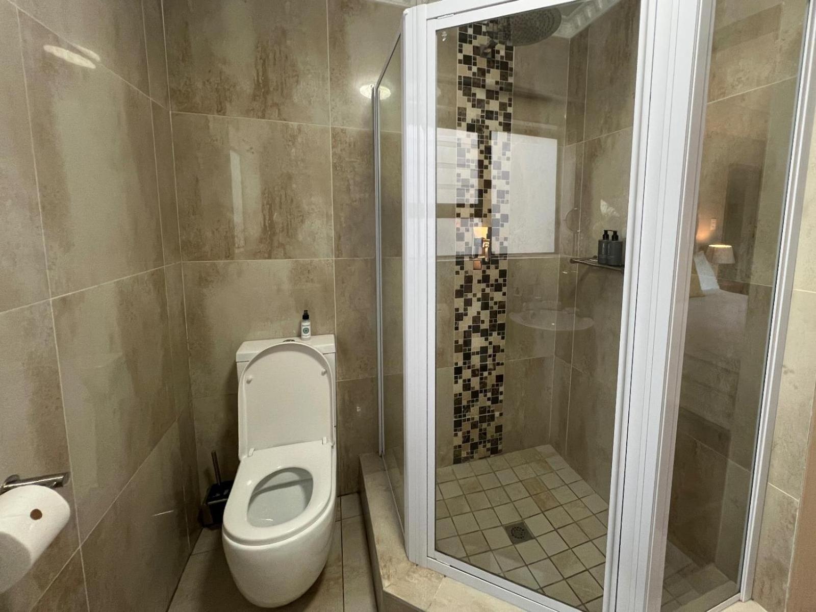 Kalashe Bed & Breakfast Іст-Лондон Номер фото